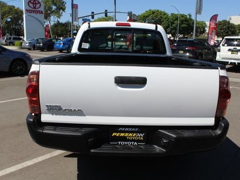 Used 2014 Toyota Tacoma 2WD Regular Cab image 13