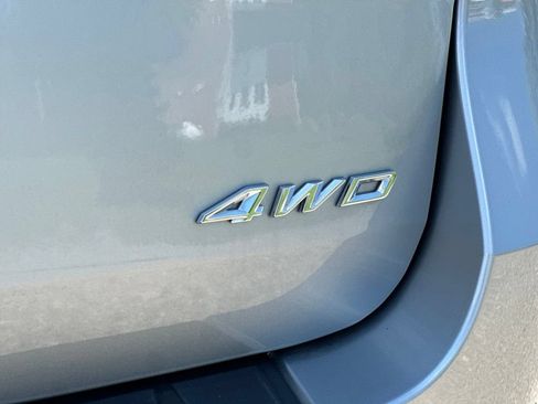 Used 2023 Ford Explorer XLT w/ Equipment Group 202A AWD/4WD image 8