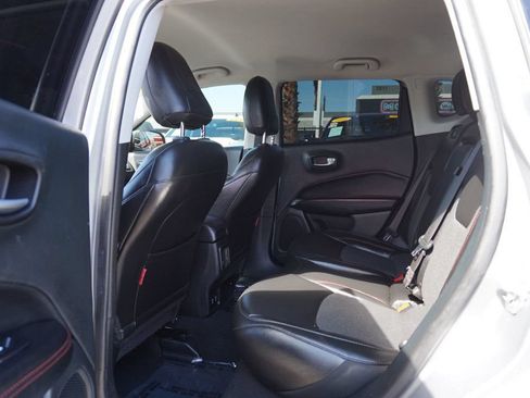 Used 2020 Jeep Compass Trailhawk AWD/4WD image 18