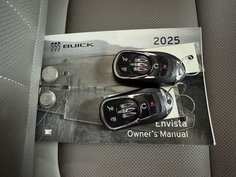 Used 2025 Buick Envista Avenir image 28