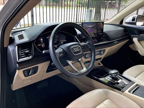 Used 2021 Audi Q5 2.0T Premium Plus w/ Premium Plus Package AWD/4WD image 17