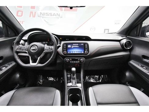Used 2024 Nissan Kicks SR w/ SR Premium Package image 7
