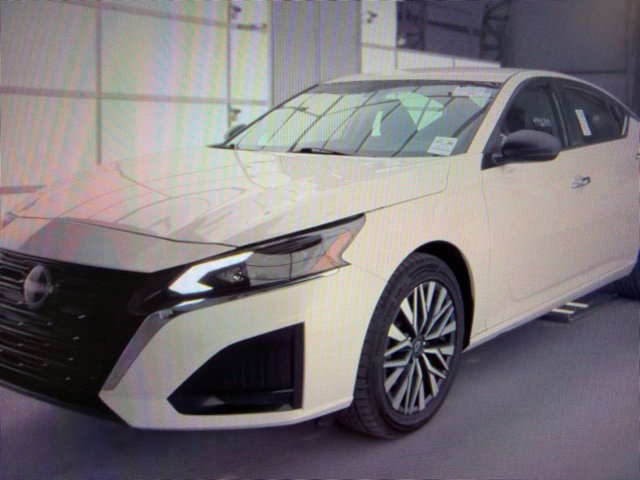 Certified 2025 Nissan Altima 2.5 SV AWD/4WD image 4