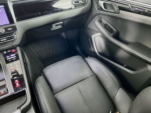 Certified 2024 Porsche Macan S AWD/4WD image 26