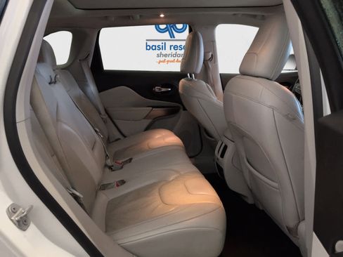 Used 2020 Jeep Cherokee Limited image 17