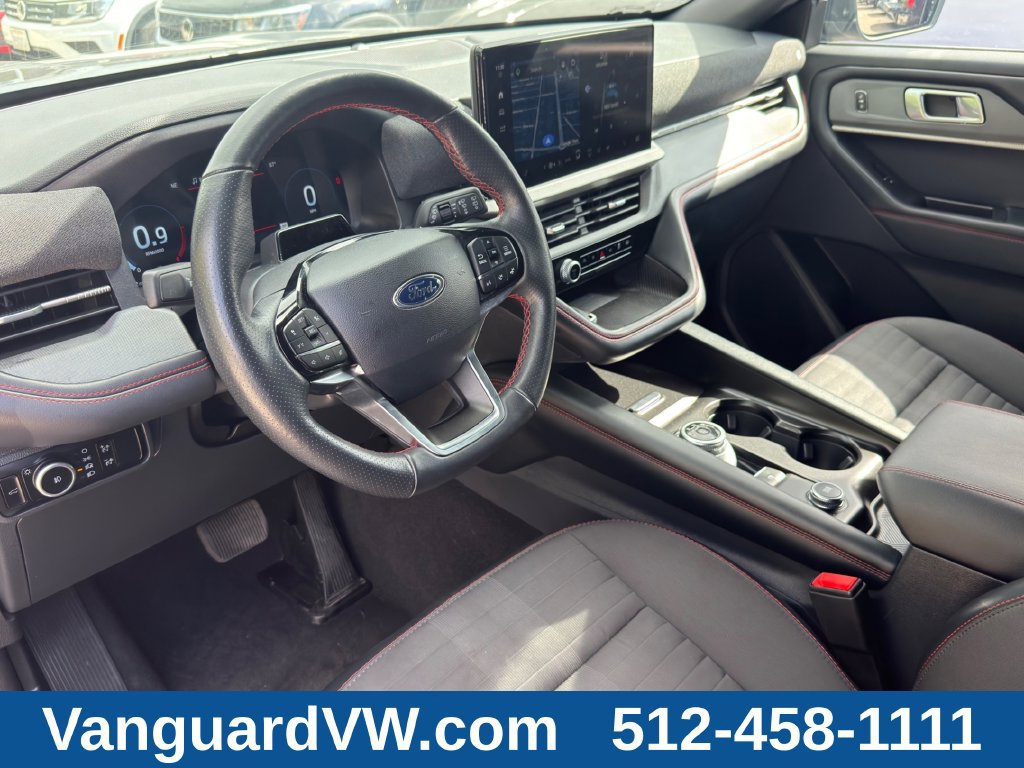 Used 2025 Ford Explorer ST-Line w/ ST-Line Street Pack AWD/4WD image 9