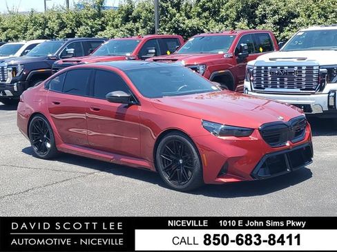 Used 2025 BMW M5 w/ Carbon Package AWD/4WD image 1