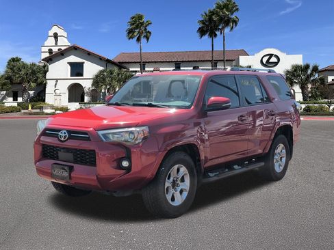 Used 2022 Toyota 4Runner SR5 Premium w/ Moonroof Package RWD image 5