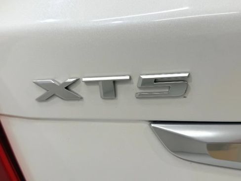 Used 2018 Cadillac XT5 Luxury AWD/4WD image 16