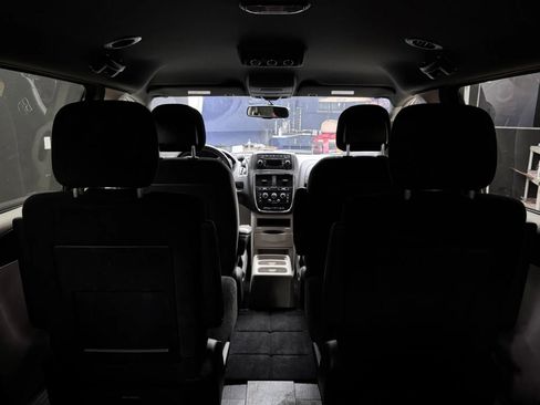 Used 2016 Dodge Grand Caravan SE image 14
