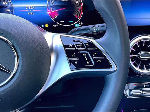 Used 2025 Mercedes-Benz GLA 250 image 25