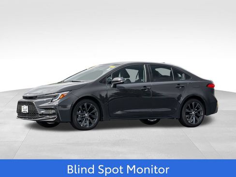 Used 2026 Toyota Corolla SE w/ SE Package FWD image 3
