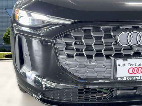 New 2025 Audi Q5 Premium image 11