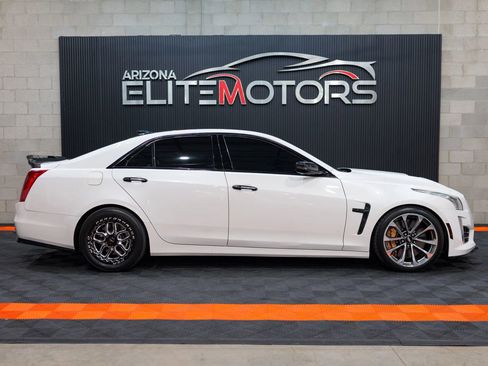 Used 2016 Cadillac CTS V w/ Luxury Package RWD image 11