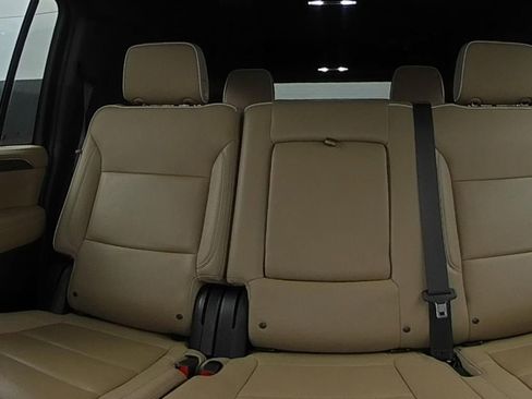 Used 2024 Chevrolet Suburban Premier RWD image 10