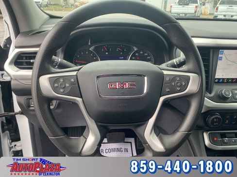 Used 2023 GMC Acadia SLE w/ Driver Convenience Package image 12
