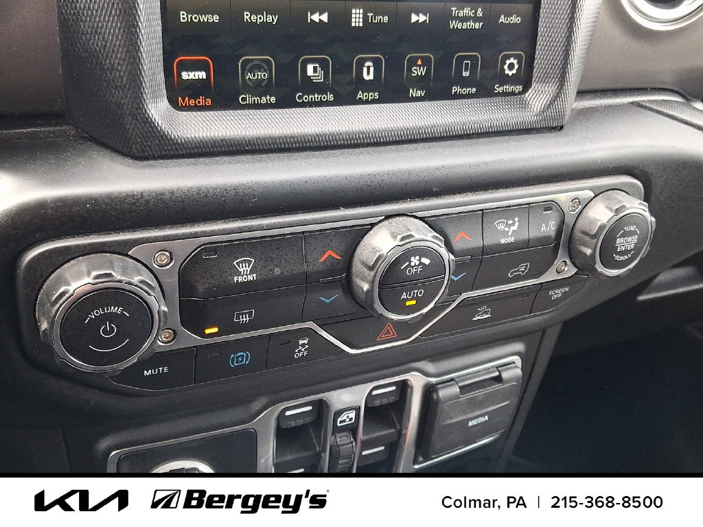 Used 2023 Jeep Wrangler Unlimited Rubicon 4xe AWD/4WD image 17
