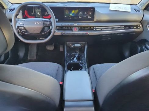 Used 2025 Kia K4 LXS image 15
