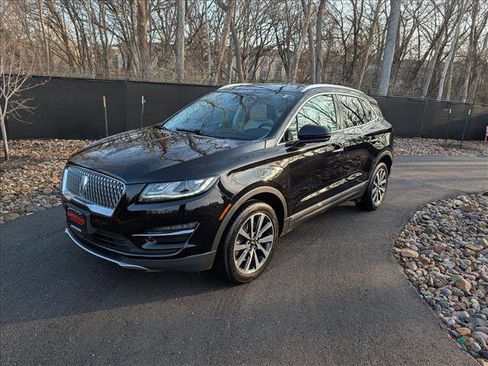 Used 2019 Lincoln MKC Reserve w/ MKC Climate Package image 1