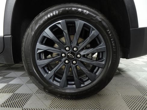 Used 2023 Chevrolet Traverse RS image 48