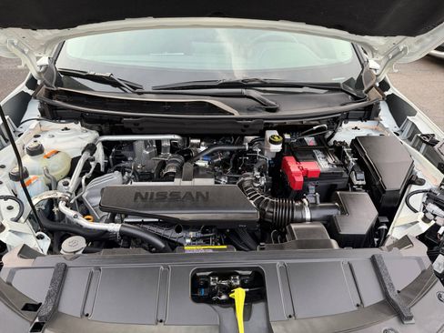 Used 2025 Nissan Rogue S image 21