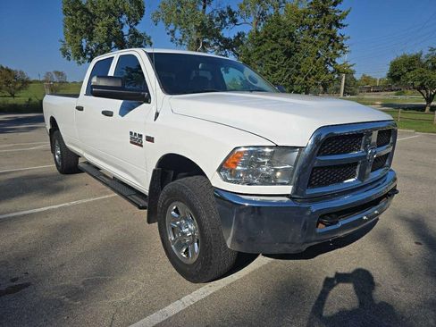Used 2016 RAM 2500 Tradesman w/ Chrome Appearance Group image 3