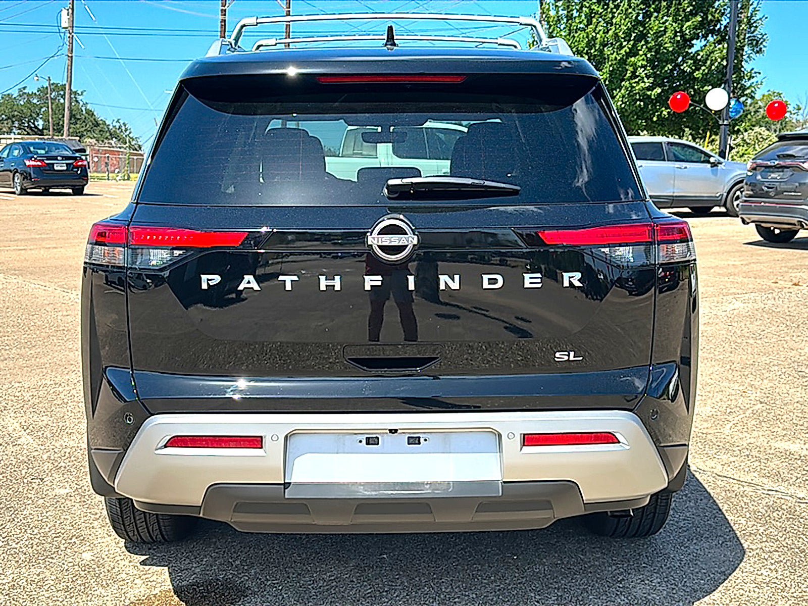 Used 2025 Nissan Pathfinder SL FWD image 7