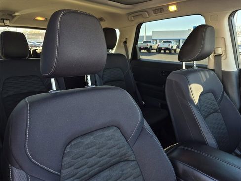 Used 2023 Nissan Pathfinder SV w/ SV Premium Package image 13