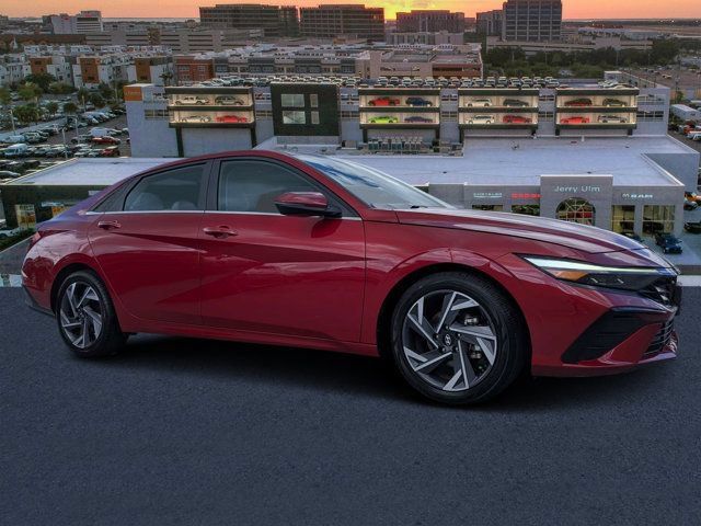 Used 2025 Hyundai Elantra Limited FWD image 1