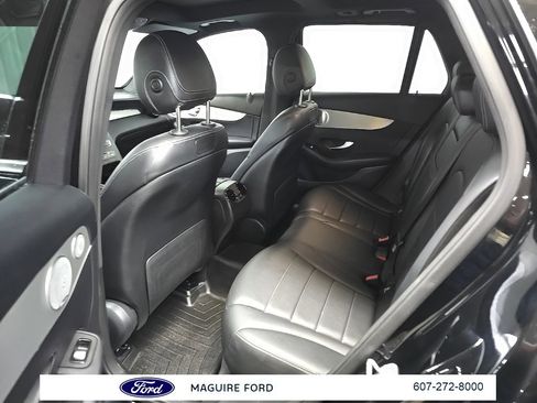 Used 2019 Mercedes-Benz GLC 300 4MATIC image 34