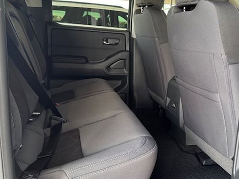 Used 2026 Nissan Frontier SV w/ Tow Package image 10