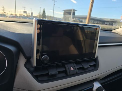 Used 2023 Toyota RAV4 XLE image 29