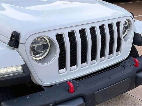 Used 2021 Jeep Wrangler Unlimited Sahara image 29
