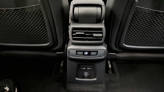 Used 2025 Audi Q4 e-tron Premium w/ Convenience Package AWD/4WD image 58