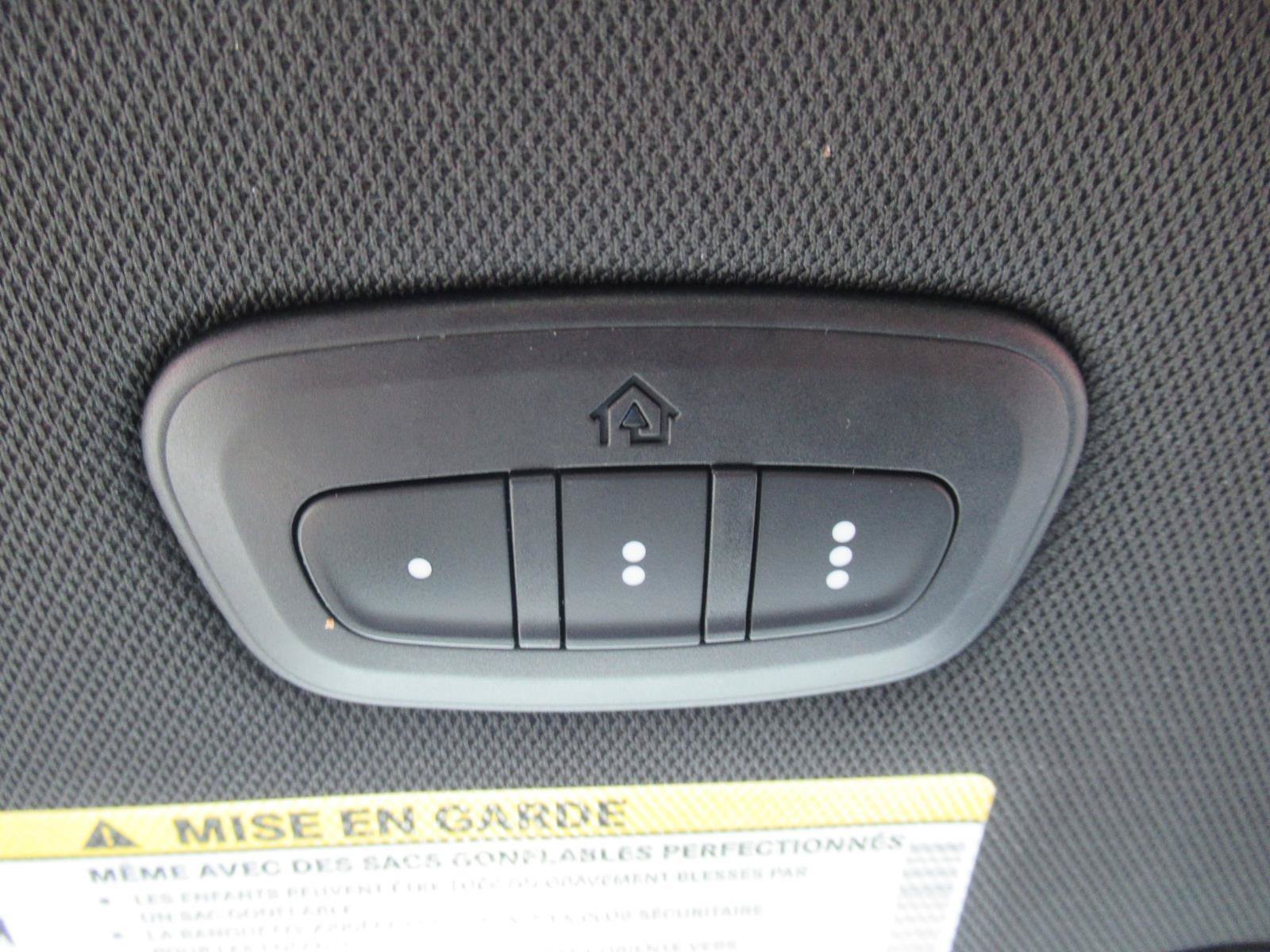 Used 2022 Chrysler Pacifica Limited w/ S Appearance Package FWD image 32
