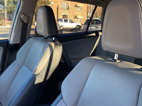 Used 2018 Toyota RAV4 Limited image 20