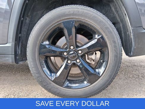 Used 2024 Jeep Grand Cherokee L Altitude RWD image 21