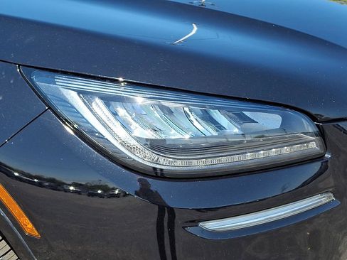 Used 2022 Lincoln Corsair AWD w/ Premium Package image 9