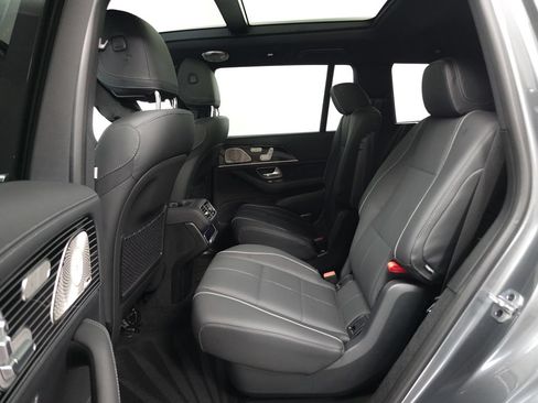 Certified 2025 Mercedes-Benz GLS 450 4MATIC image 28
