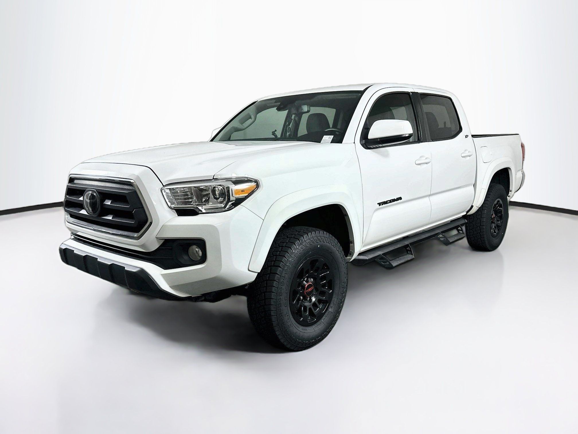 Used 2021 Toyota Tacoma SR5 RWD image 3