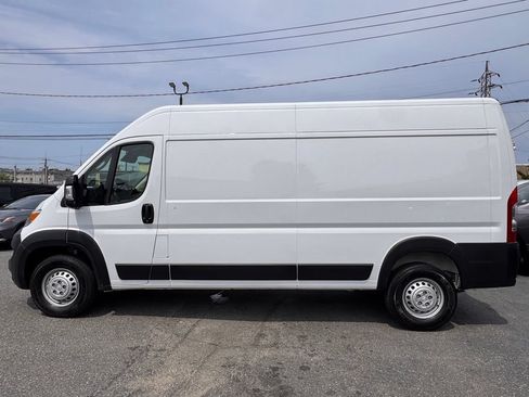 Used 2026 RAM ProMaster 2500 w/ Convenience Group FWD image 4