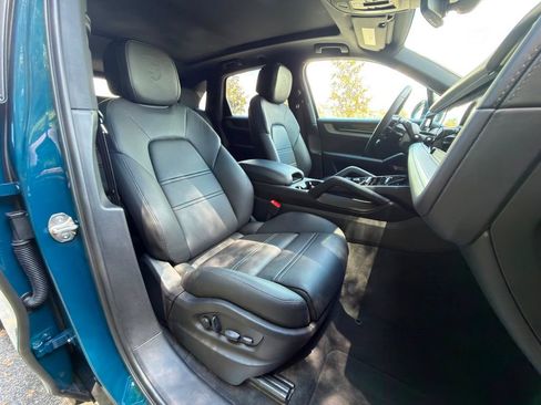 Certified 2026 Porsche Cayenne AWD/4WD image 17