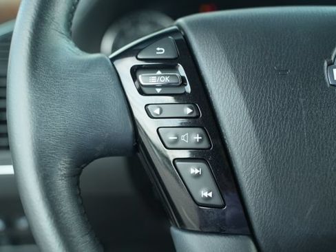 Used 2023 Nissan Armada SL w/ Captain's Chairs Package AWD/4WD image 35