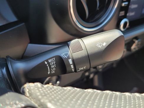 Used 2020 Toyota Tacoma TRD Sport w/ Technology Package image 31