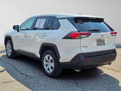 Used 2024 Toyota RAV4 LE AWD/4WD image 5