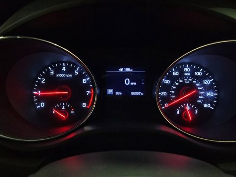 Used 2019 Kia Sedona EX FWD image 23