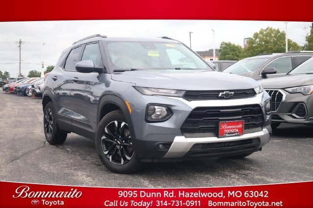 Used 2022 Chevrolet TrailBlazer LT FWD image 1
