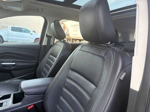 Used 2018 Ford Escape Titanium w/ Ford Safe & Smart Package FWD image 15