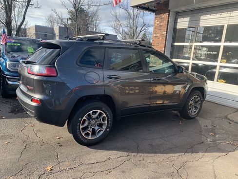 Used 2020 Jeep Cherokee Trailhawk AWD/4WD image 12