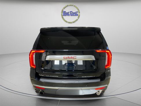 Used 2022 GMC Yukon XL Denali image 4